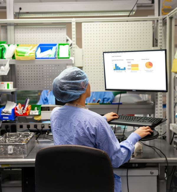 Using LoanerLink software to track and manage vendor-supplied loaner trays